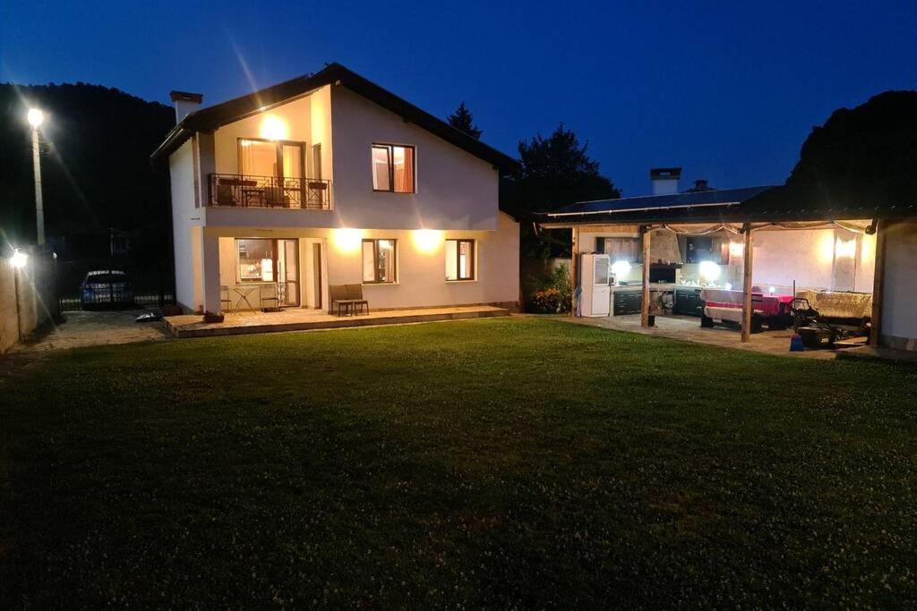 Двете Къщи В Планината Villa Beli Osum Exterior photo