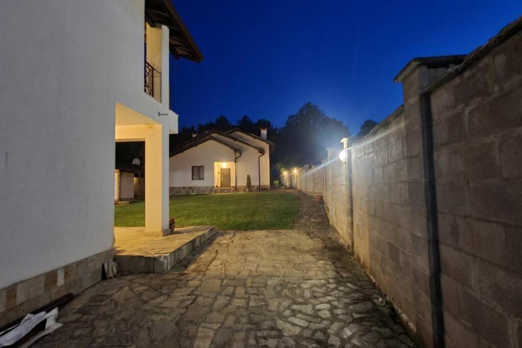 Двете Къщи В Планината Villa Beli Osum Exterior photo